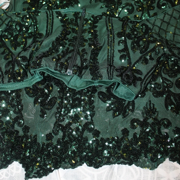 Christmas Holiday Party Long Sleeve Crop Top & Skirt Set Medium runs Small - Picture 4 of 5